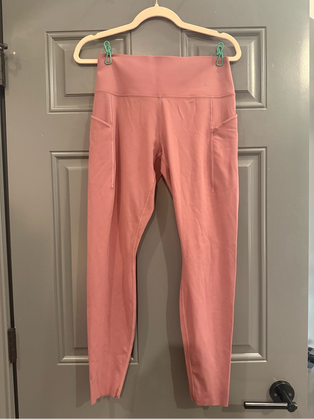 Nike Universa Rose Pink High-Waist Leggings with Side Pockets